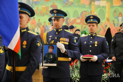 В Якутске простились с Героем России Алексеем Петровым / Саина Титова Якутск Якутск Республика Саха (Якутия)