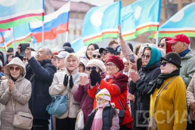 Айсен Николаев рассказал, что повлияет на увеличение продолжительности жизни якутян / Семен Родионов   