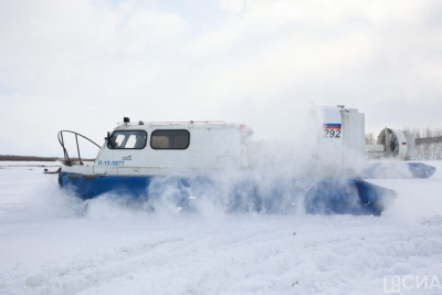 На переправе Якутск — Нижний Бестях работают около 30 судов на воздушной подушке / ЯСИА   