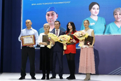 Медикам Якутии вручили награды за спасение пациента после пятичасовой клинической смерти / ЯСИА   