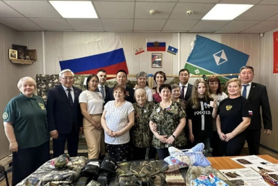 Петр Шамаев посетил волонтерские штабы в Мирном / ЯСИА   