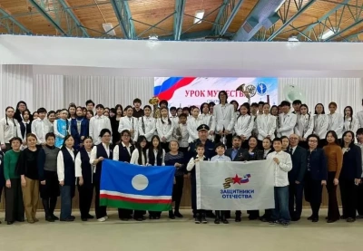 Ветераны СВО провели урок мужества в Высшей школе музыки Якутии / ЯСИА   