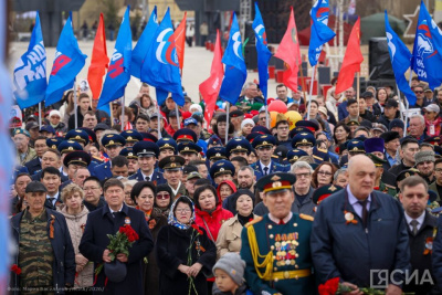 В Якутске провели акцию «Поклонимся великим тем годам» в честь 81-й годовщины Победы /    