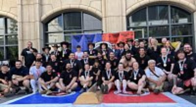 100% успех калгарийского турнира по мас-рестлингу /    