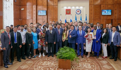 42 страны приняли участие в Конгрессе Международной федерации мас-рестлинга /    