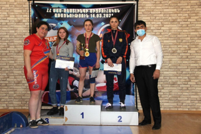 Чемпионат по мас-рестлингу среди студентов успешно проведен в Армении /    