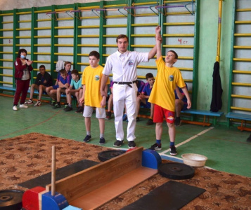 В Украине стартовали молодежные соревнования по мас-рестлингу /    