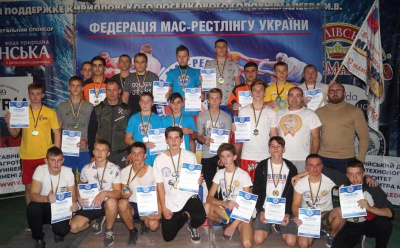 В Украине успешно проведены Первенство и Чемпионат по мас-рестлингу /    