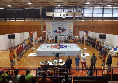 В словацком Бардейове состоялся первый чемпионат страны по мас-рестлингу /    