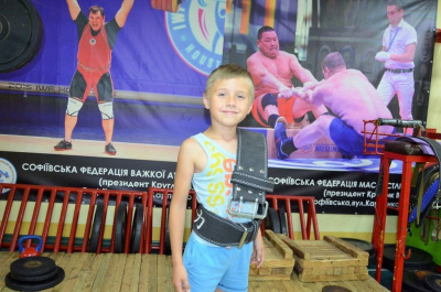 Друзья помогают преодолевать трудности /    