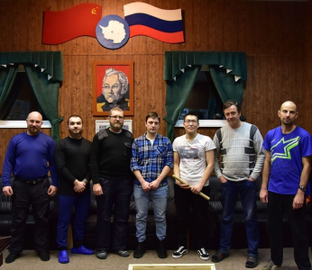 Полярный мас-рестлинг /    