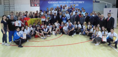 Первый день Чемпионата России по мас-рестлингу преподнес сюрпризы /    