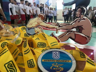 В Казахстане проведены студенческие соревнования по мас-рестлингу в честь юбилея вуза /    