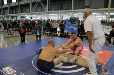 Мас-рестлинг на "Золотом тигре". Фото /    