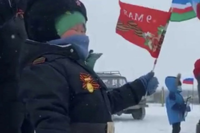 Видео: в арктическом якутском селе День Победы отпраздновали, несмотря на пургу / ЯСИА   