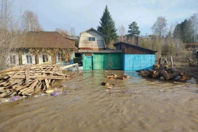 В поселке Пеледуй Ленского района подтопило 20 жилых домов / Алексей Рудых   