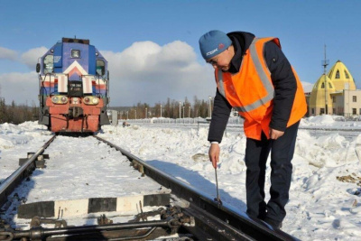 Старший электромеханик «ЖДЯ» Владлен Максимов: «В нашей работе важна слаженность» / ЯСИА   