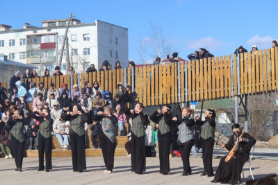 Более 5000 гостей собрал фестиваль ледохода «Уһуктуу» в Хангаласском районе / ЯСИА   