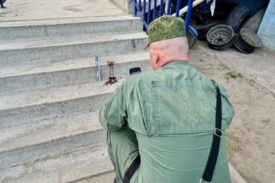 На глазах у прохожих и детей: в 203-м микрорайоне Якутска мужчина напал с ножом на сожительницу / ЯСИА   