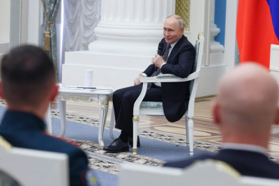 Герой России Игорь Юргин выступил на встрече с Путиным  / ЯСИА   
