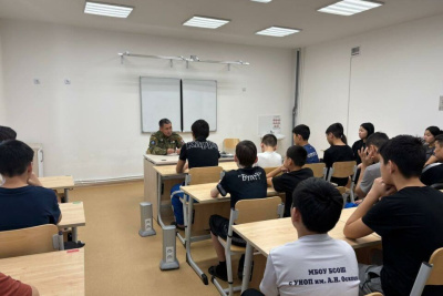 Участник СВО встретился с юными спортсменами Горного района Якутии / ЯСИА   