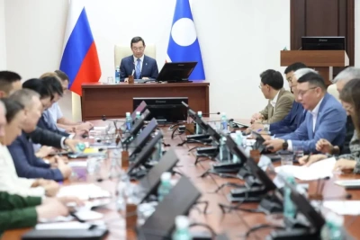 Айсен Николаев провел заседание Республиканской комиссии «Вместе к Победе!» / ЯСИА   