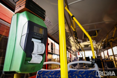 В Якутске проверили автобусы на наличие QR-кодов для оплаты проезда со скидкой / Семен Родионов Якутск Якутск Республика Саха (Якутия)