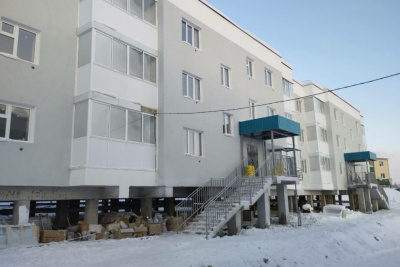 Пять домов для переселенцев из аварийного жилья строят в Оленёкском районе Якутии / ЯСИА   