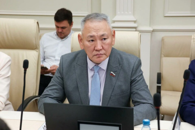 Сахамин Афанасьев: указ президента РФ о мерах поддержки педагогов является своевременным и стратегически важным шагом / ЯСИА   
