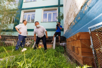 В Якутске проверили ход ремонта образовательных учреждений / ЯСИА   