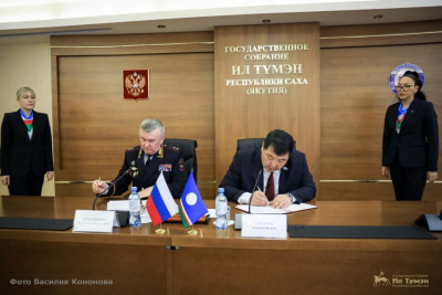 Ил Тумэн подписал соглашение о сотрудничестве с МВД по Якутии / ЯСИА   