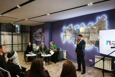 В Якутске Роман Карманов дал наставления победителям президентских грантов / Николай Борисов Якутск Якутск Республика Саха (Якутия)