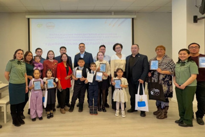 Свыше 340 работ маленьких якутян поступило на творческий конкурс о белом медведе / ЯСИА   