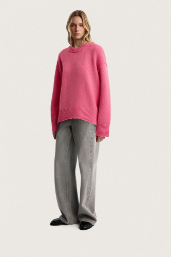 Джемпер объемный с декоративными швами