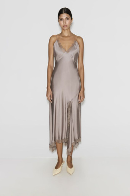 Платье из сатина с кружевом кофейного цвета