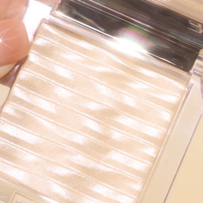 Шиммерный хайлайтер CLIO Prism Highlighter 01 Gold Sheer