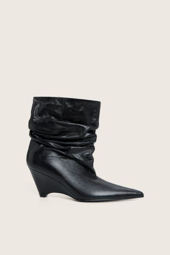 Ботильоны кожаные со сборкой