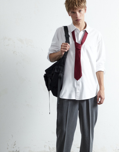 Белая приталенная рубашка Глория Джинс