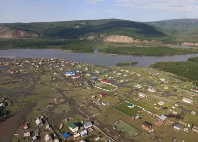 В Верхоянский район доставили стройматериалы для восстановления жилья после паводка / ЯСИА   