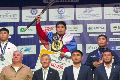 Никита Хабаров стал первым абсолютным чемпионом Всемирных игр кочевников по хапсагаю / ЯСИА   