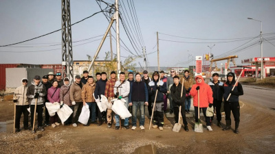 Общегородской субботник по уборке территорий провели в Якутске / Николай Борисов Якутск Якутск Республика Саха (Якутия)