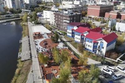 В Якутске после реконструкции открыт сквер «Обнаженные сердца» / ЯСИА Якутск Якутск Республика Саха (Якутия)