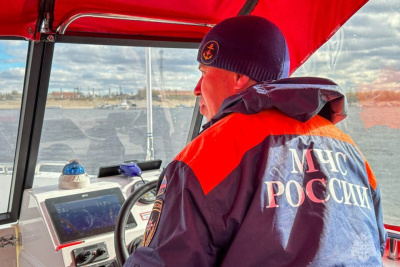 Якутянам напомнили о правилах безопасности на маломерных судах в осенний период / ЯСИА   