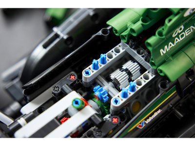 Technic 42240 Конструктор Болид F1® Aston Martin Aramco AMR25