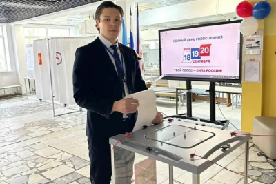 Члены Молодежного правительства Якутии проголосовали на выборах в Госдуму / ЯСИА   