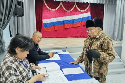 В Абыйском районе проголосовал долгожитель / ЯСИА   