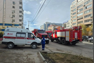 В Якутске пожар вспыхнул в магазине на первом этаже жилого дома / Саина Титова   