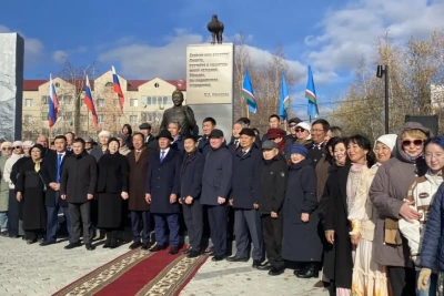 Собрание общественности ко Дню государственности Якутии прошло на малой родине Михаила Николаева / ЯСИА   
