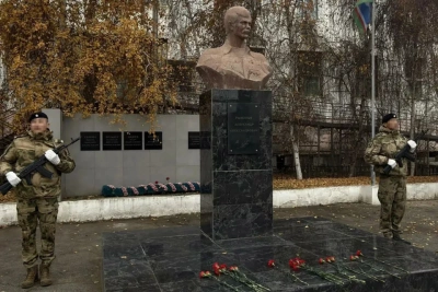 В Якутске отметили День ОМОН «Бизон» вручением черных беретов и наград бойцам / ЯСИА   