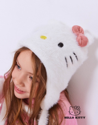 Молочная шапка-ушанка с бантиком и вышивкой Hello Kitty для девочки Глория Джинс